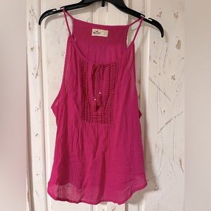 LIGHTLY USED Women’s Hollister tank top. Size Small